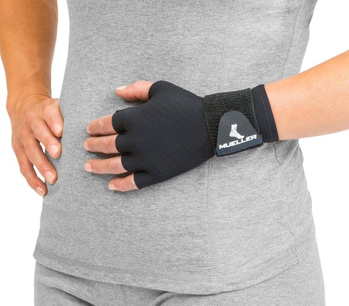 MUELLER Sports Medicine Reversible Compression Glove for Men and Women, Hand & Wrist Pain Relief Support, Ideal for Carpal Tunnel, Arthritis, Fits Right or Left, Black, Large/X-Large