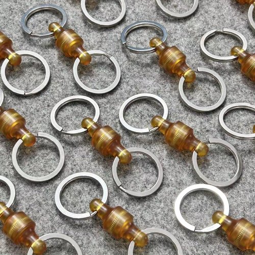 WANERSEN 2pcs Quick Release EDC Keychain, Secure and Stylish Pull Key Ring Apart Detachable Keychain, Amber PEI Resin