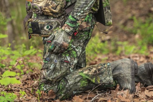 Mossy Oak Camo Hunting Gloves - Lightweight Design for Enhanced Grip | Perfect for Outdoor Adventures