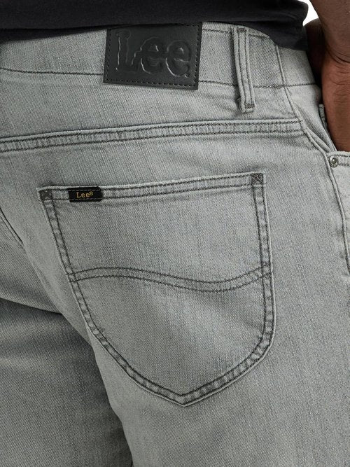 Lee Men's Extreme Motion Straight Taper Jeans - Comfortable Stretch Fit | Versatile Style