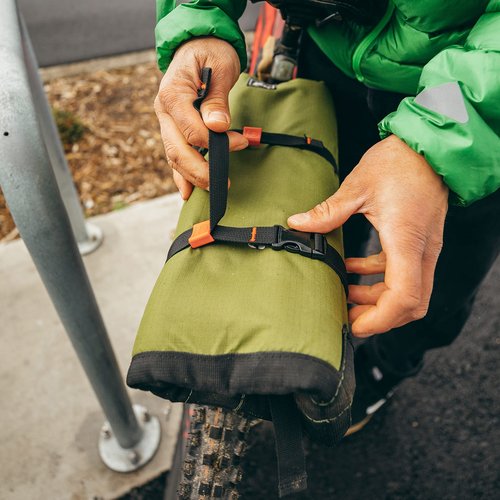 GEAR AID Utility Straps with Side-Release Buckle, Secure and Compress Camping, Biking, Hunting, Boating Gear, 1" Width, 24" Length