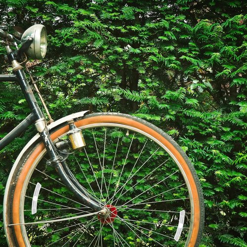 Kisangel Bike Wheel Reflectors 10Pcs Bicycle Spoke Reflective Safety Warning Accessories for Night Riding Road and Mountain Bikes