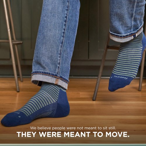Feetures Everyday Max Cushion Crew Sock for Men - Moisture-Wicking Socks - Uptown Sage, Large (1 Pair)