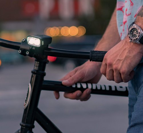 Mevel Cruiser Bike Light, USB Rechargeable Bike Lights Front and Back, LED Bicycle Light, Rear Bike Tail Light Included, Super-Bright Bike Headlight, Fits All Bikes, Easy Install & Quick Release