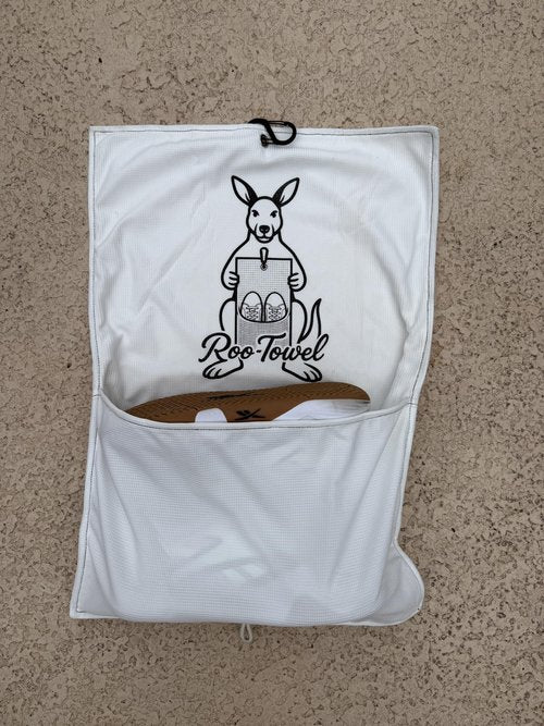Roo-Towel Golf Towel with Shoe Pouch - Waffle Weave Micro Fiber, S Carabiner Cleans Clubs & Carries Shoes - Perfect Golf Fit