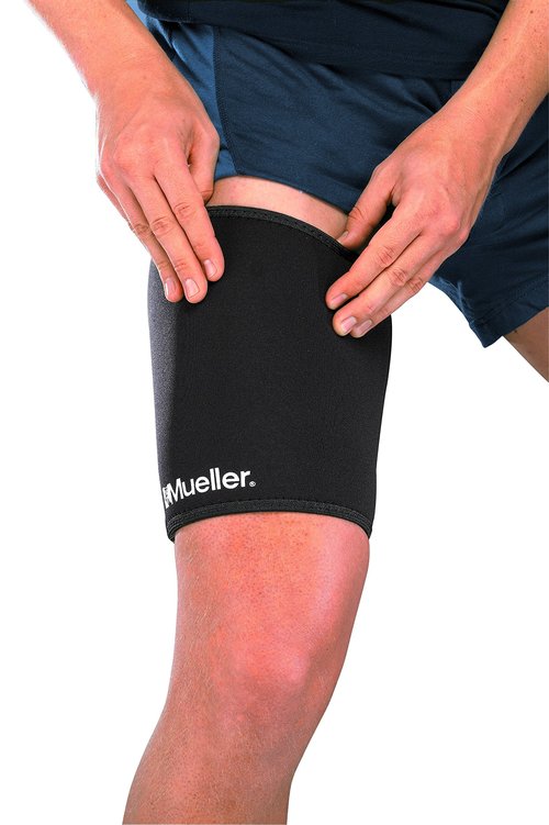 MUELLER Sports Medicine Compression Thigh Sleeve for Men and Women, Leg Pain Relief Support, Ideal for Strains, Stiffness of Quads & Hamstrings, Fits Right or Left, Black, Large