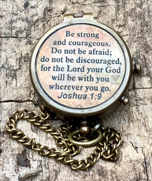 VETERIS Be Strong & Courageous Brass Compass | Engraved Religious Joshua 1:9 Quote Birthday Gift, Baptism Confirmation Gifts idea for Boy Girl Men Women (Be Strong & Courageous)