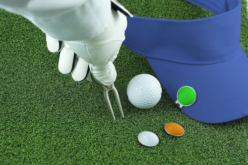 JEF World of Golf JR153 Metal Divot Golf Tool and Cap Clip with 3 Ball Markers