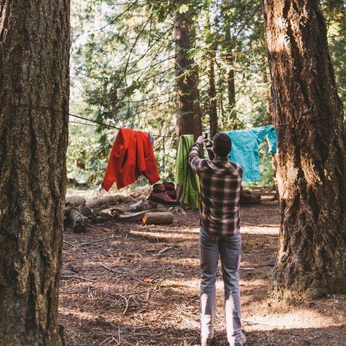 GEAR AID Line Tensioners for Hanging Gear, Tarps, Travel Clothesline and Bear Hangs at Camp, Includes 4 Tensioners for use with 550 Paracord