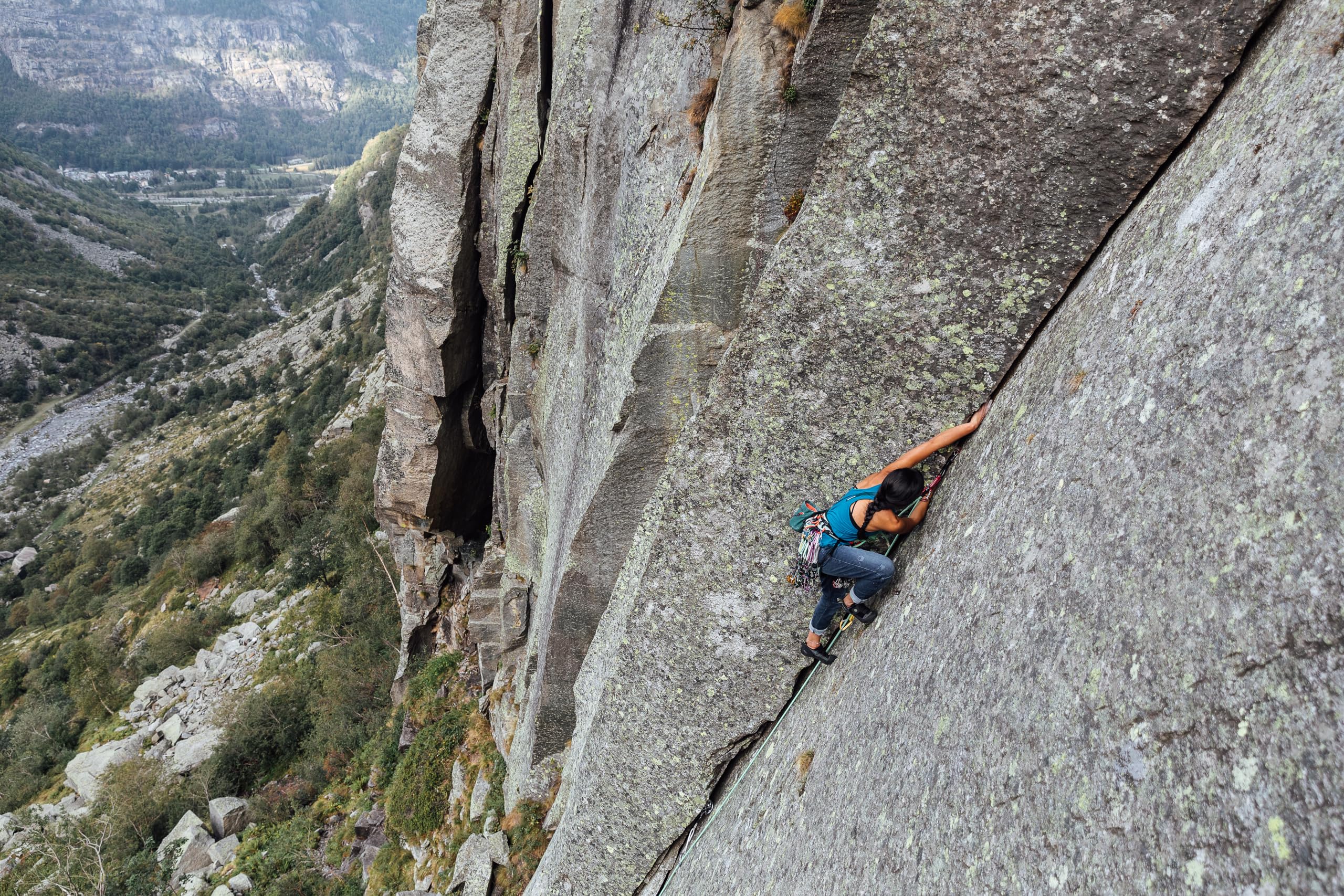 Wild Country Friend Rock Climbing Cams - Lightweight, Active Protection for Trad & Alpine Climbing - Silver - 0.4